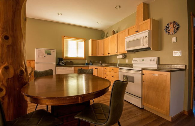 Cabins West - Photo 9