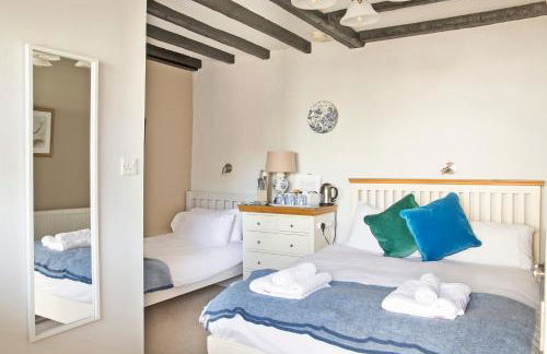 Hawthorn Farm Guest House - Photo 8