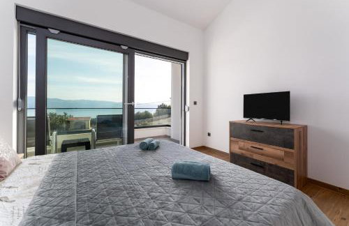 Villa Rosemary -semi-detached villa with a pool and a panoramic view, close to a sandy beach - by TRAVELER tourist agency Krk - Foto 34