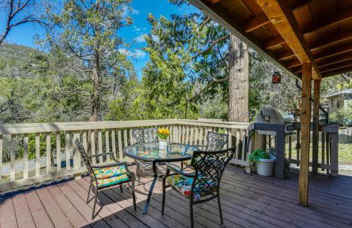 9 Mi to Bass Lake Cabin with Fire Pit in Wishon! - Foto 2