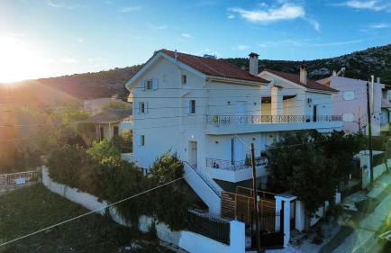 Beautiful maisonette with a view to the mountains and the sea - Foto 6