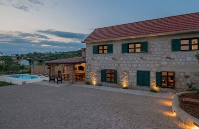 Adorable Holiday Home With Swimming Pool - Foto 1