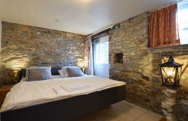 Luxury House with Indoor Pool, Sauna, Hot Tub - Photo 4