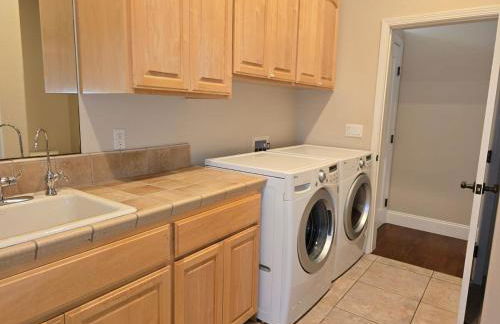 The Alhambra Retreat Gated Spacious Private - Foto 49