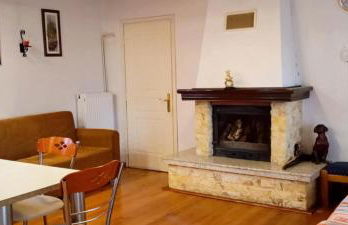 Σπίτι Στη Λίμνη Πλαστήρα Μπελοκομίτη - Photo 2