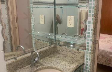 Apto no centro comercial de guriri, 2 garagens andar térreo - Foto 8