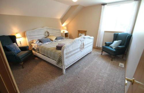 Five Bedroom Colonial Style Home - Foto 36