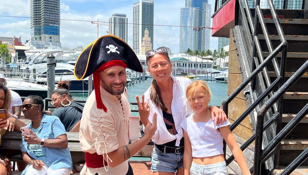 Paseo en barco pirata por las Casas de los Famosos - Foto 2, ¡Sentiréis el ambiente pirata!