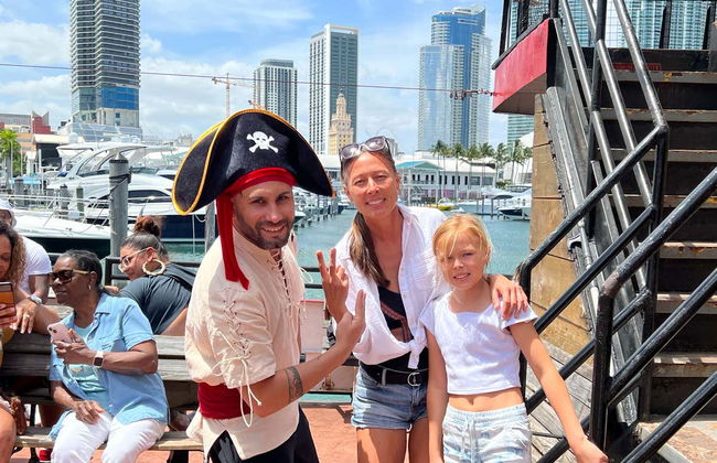 Paseo en barco pirata por Miami - Foto 2