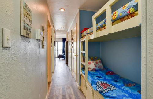 Waterfront Corpus Christi Escape with Pool Access! - Foto 12