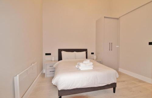 Fantastic 2 Bed Penthouse With Free Parking in Acton - Foto 24