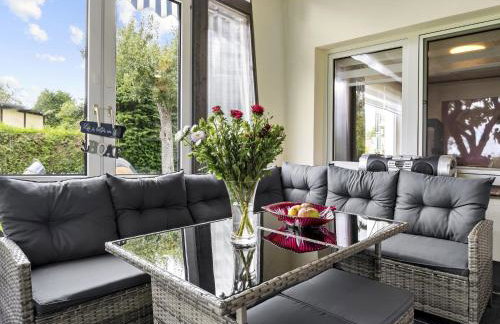 Nelsen mit Ruderboot auf Wassergrundstück - Photo 4