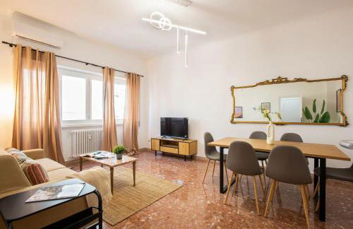 Ampio appartamento familiare Metro A a 50m - Foto 1