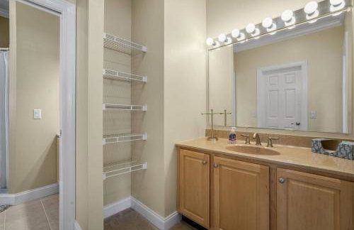 Diving Duck - Waterfront home w Hot tub & Boat dock & King Bed - Foto 33