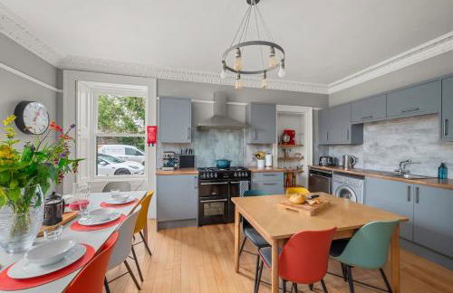 Rosebank House - 12 Guests, 6 Ensuite Bedrooms, EV point, Games Rooms, Wood Burner, Pet Friendly! - Photo 25