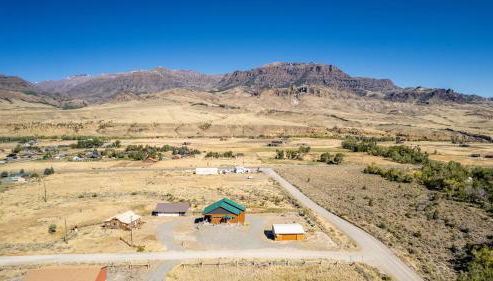 The Yellowstone - Spacious Wapiti Valley Cabin with Stunning Views! - Foto 5