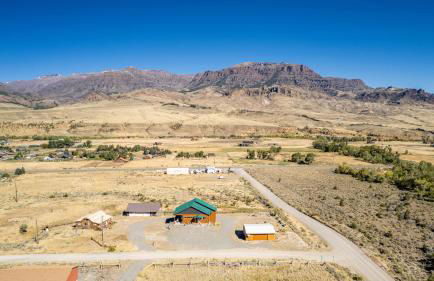 The Yellowstone - Spacious Wapiti Valley Cabin with Stunning Views! - Foto 5