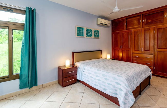 2-Bedroom Condo with Ocean View and Pool - Photo 8