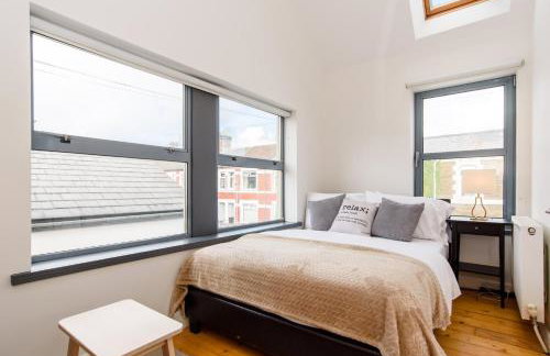 City Retreat, 2 Bed House with Cloudstream Hot Tub - Foto 37