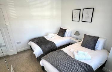 Spacious, cosy & stylish 3 Bed Home in Salford, near Trafford Park - Free Parking - Foto 15