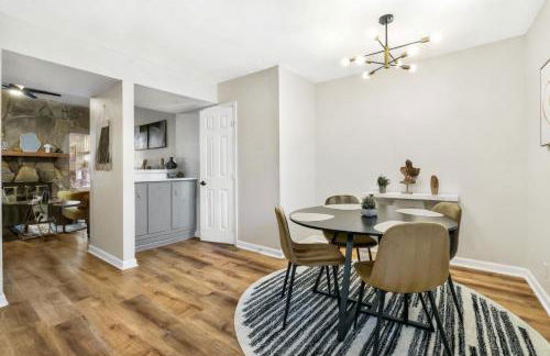 Heritage Haus - Luxe 2BR w Deck, Pets OK, Wi-fi, Near Marietta Sq - Foto 25