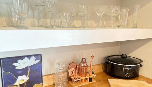 1920 Brick House-Hot Tub-Outdoor Brickoven Pizza-Pets-Breweries - Foto 4