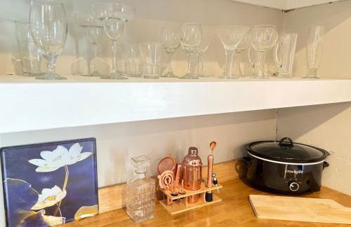 1920 Brick House-Hot Tub-Outdoor Brickoven Pizza-Pets-Breweries - Foto 4