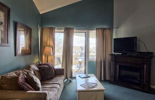 210 Pointes North Inn - Photo 7