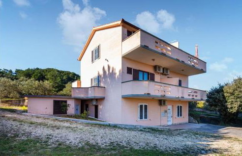 Cozy Apartment In Nevidane With Kitchen - Foto 8