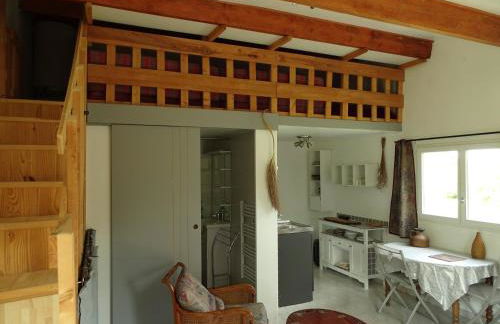 Studio idépendant au rez de chaussée d'une longère , terrasse , jardin - Photo 7