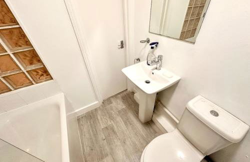 Flat-By Lewisham Train Station - Foto 9