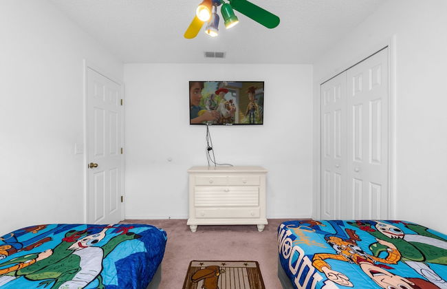 Upstay - Family Home w Private Pool and Games - Photo 32