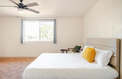 l NEW l 5BR 3BTH Large and Modern Home l Central LOC l 1 ACRE lot - Foto 29