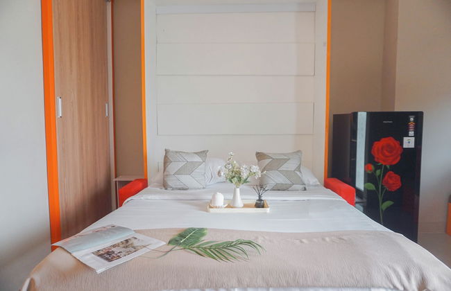 Cozy Studio Apartment At LRT City Jatibening - Foto 2