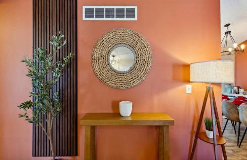 HotTub, Theater, Kings, & Firepit - NearWesley - Foto 1