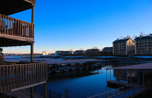 Daylight Cove Lakefront Condo, Pool, Hot Tub! - Foto 76