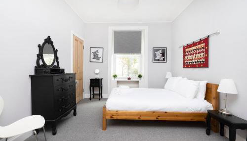 JOIVY Charming Apartment near Leith Links with Patio - Foto 4