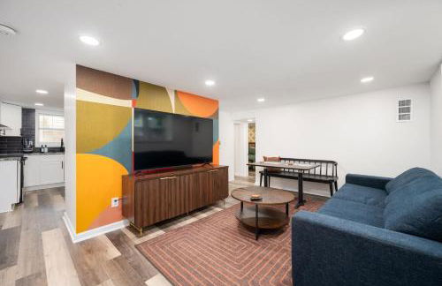 Chic 2-Bed Haven with Vibrant Décor in SE Atlanta - Foto 5