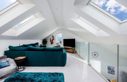 Dolce Vita - Duplex Apartment with Incredible Harbour Views - Photo 12