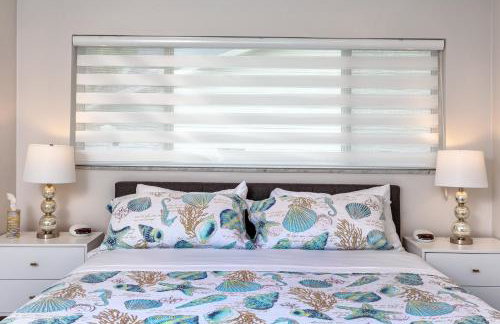 Modern Home, Heated Pool, Close to Beaches! - Foto 26