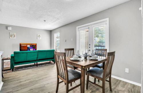 Relaxing 2BR Apartment with Pool and Gym - Foto 11