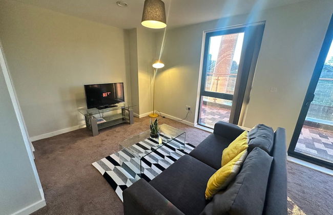 Adelphi Wharf Apartments by Beehosting - Photo 43