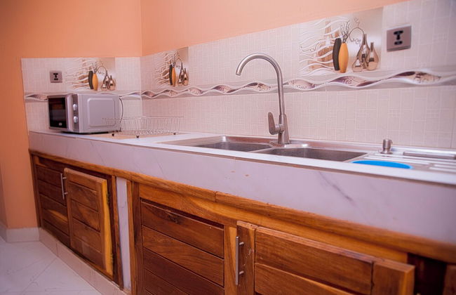 TOURACO SUITE HOTEL BUSINESS - Photo 17