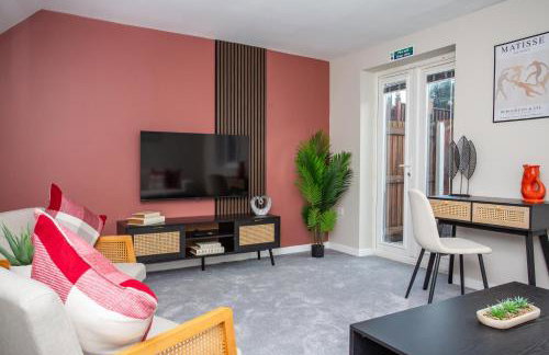 Vacant Nest Cleveland Close Central Parking - Photo 25