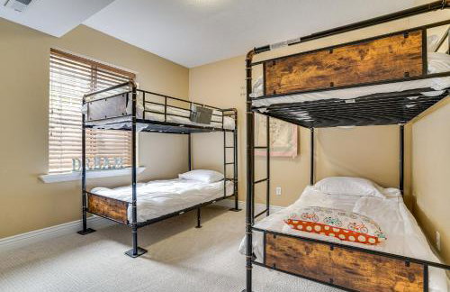 Elegant 6,300-Sq-Ft Family Home with Hot Tub in Orem - Photo 32