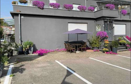 Günstiges grünes Ferienzimmer mit separater moderner Dusche - Foto 5