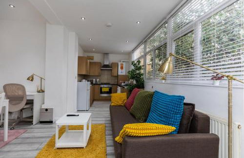 Deluxe studio Apartments - City Airport & Excel Ideal for Long stay - Foto 31