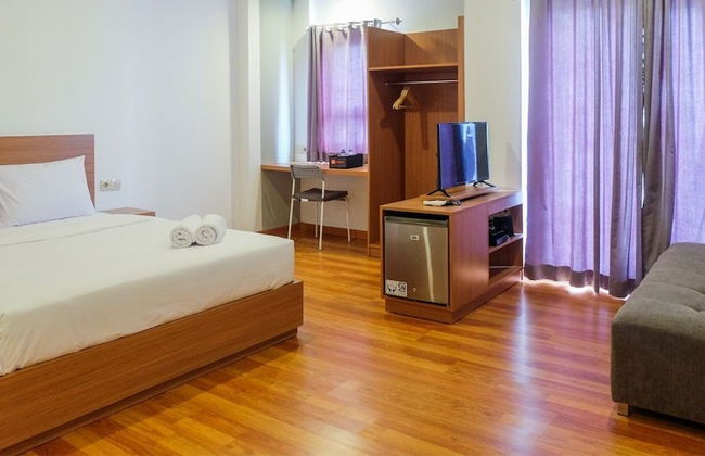 Azalea Suites Cikarang Studio Apartment with Bathtub - Photo 2