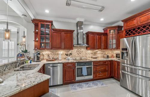 3br,3ba home near Downtown and Airport, Walk to the Stadium - Foto 22