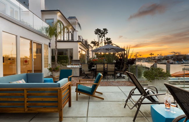 Bay Breeze by Avantstay Bayfront Home w/ Fire Pit & Private Dock in Balboa Peninsula - Foto 36